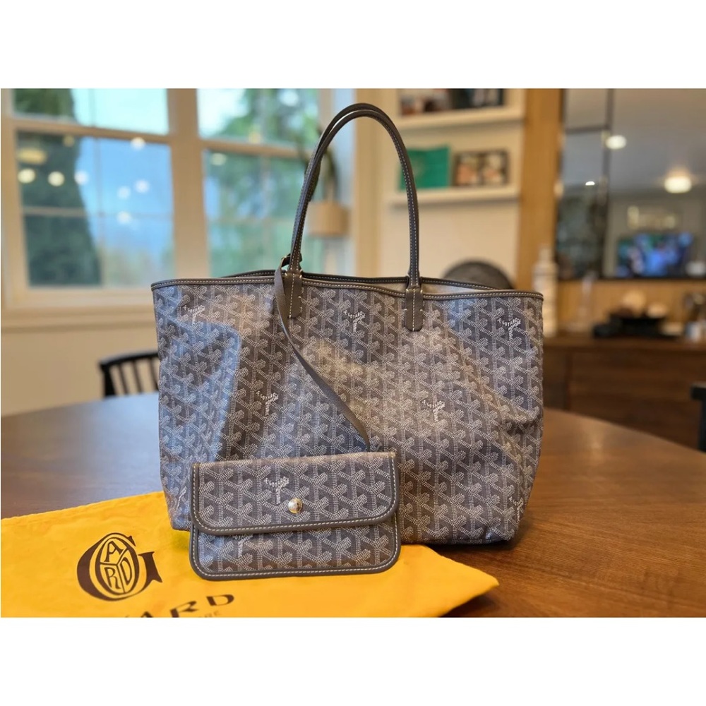 Like new Goyard St. Louis PM tote in Gray